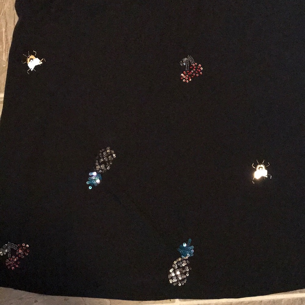 St. John Collection Black Embellished Pineapple Tank Top - Picture 2 of 5